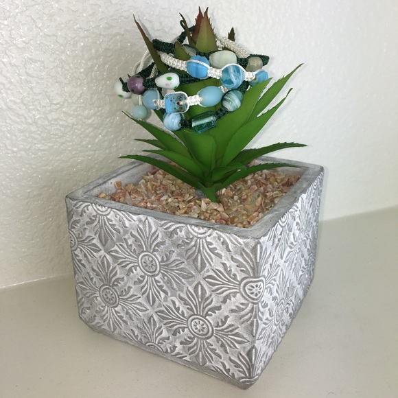 Handmade Chinese Knotting Bracelet W/ Glass Beads - Picture 7 of 8